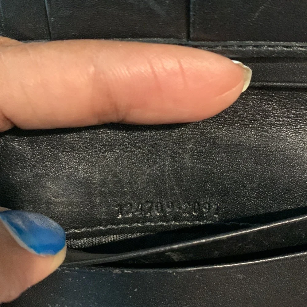Authentic Gucci 4-slot card holder wallet - Picture 6 of 7